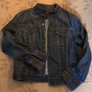 Collar-less denim jacket